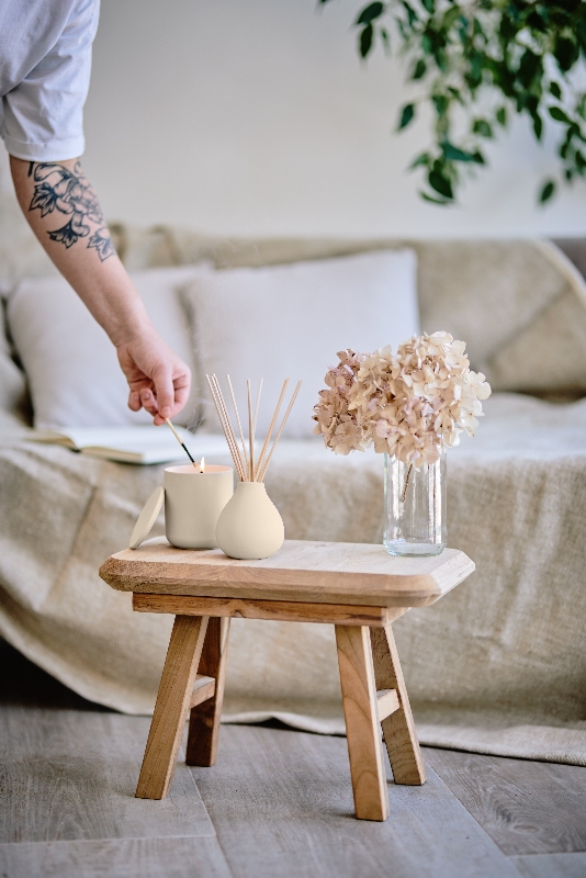 Aery Himalayan Cedar Leaf Reed Diffuser with notes of lemon, patchouli, and cedar